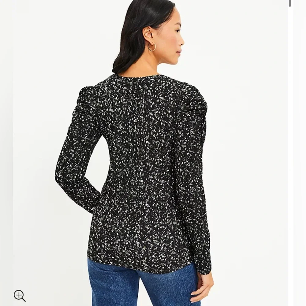 LOFT NWT Women's Floral Twist Sleeve Top‎